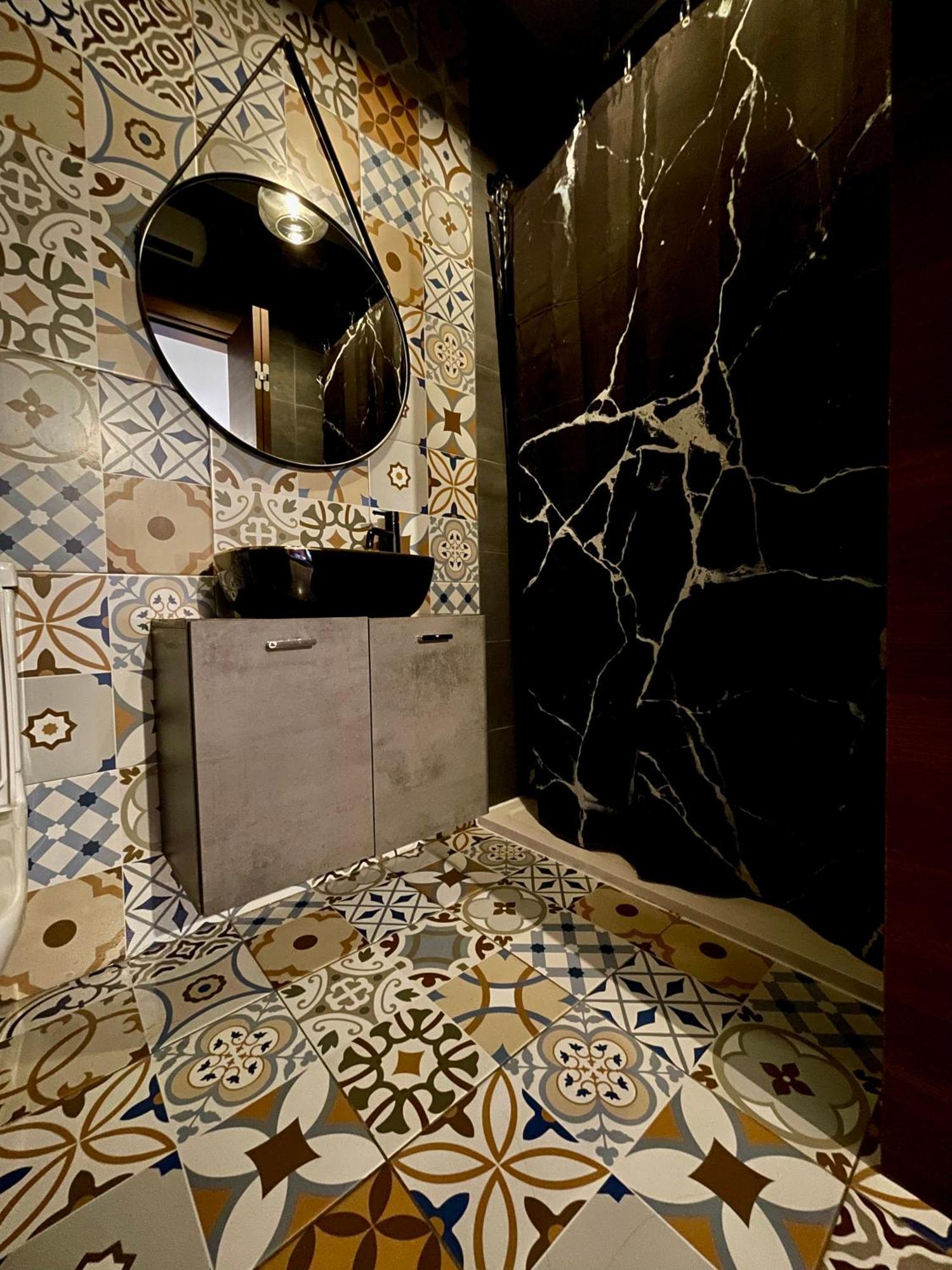 Homestay Airport Express: Private Ensuite With Self Check-in Mqabba