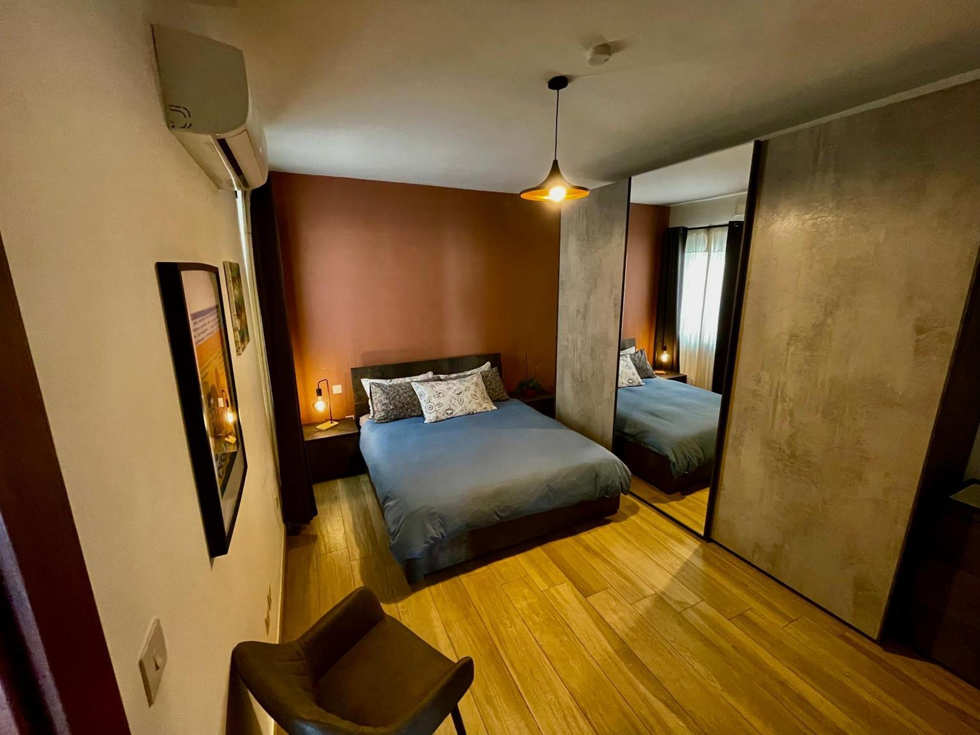 Airport Express: Private Ensuite With Self Check-in Mqabba